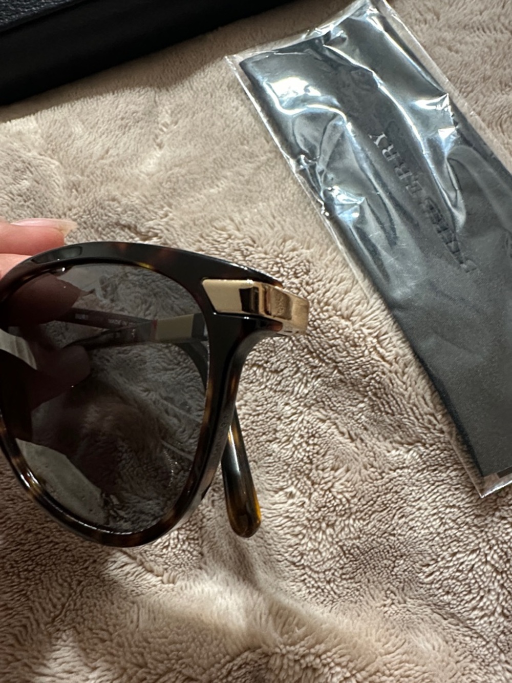Burberry Tortoiseshell Cat-Eye Sunglasses with Black Case - Picture 6 of 15
